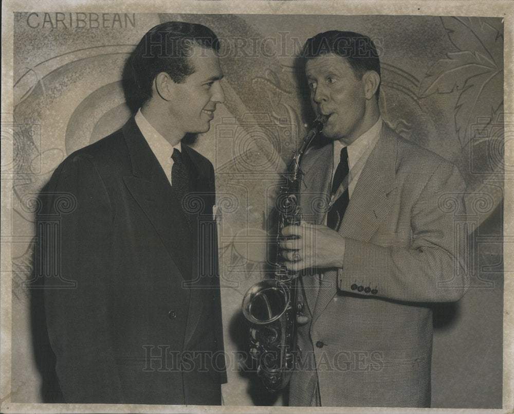 1947 Press Photo Morton Bermberg Will Play the Sax Playing Pugilist Rudy Vallee - Historic Images