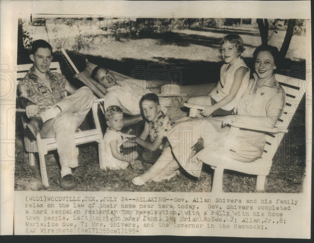 1954 Gov. Allen Shivers and his family - Historic Images