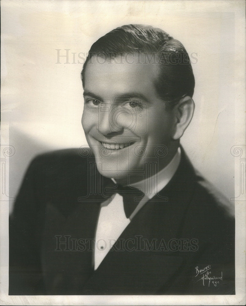1951 comedian Archie Robbins  - Historic Images