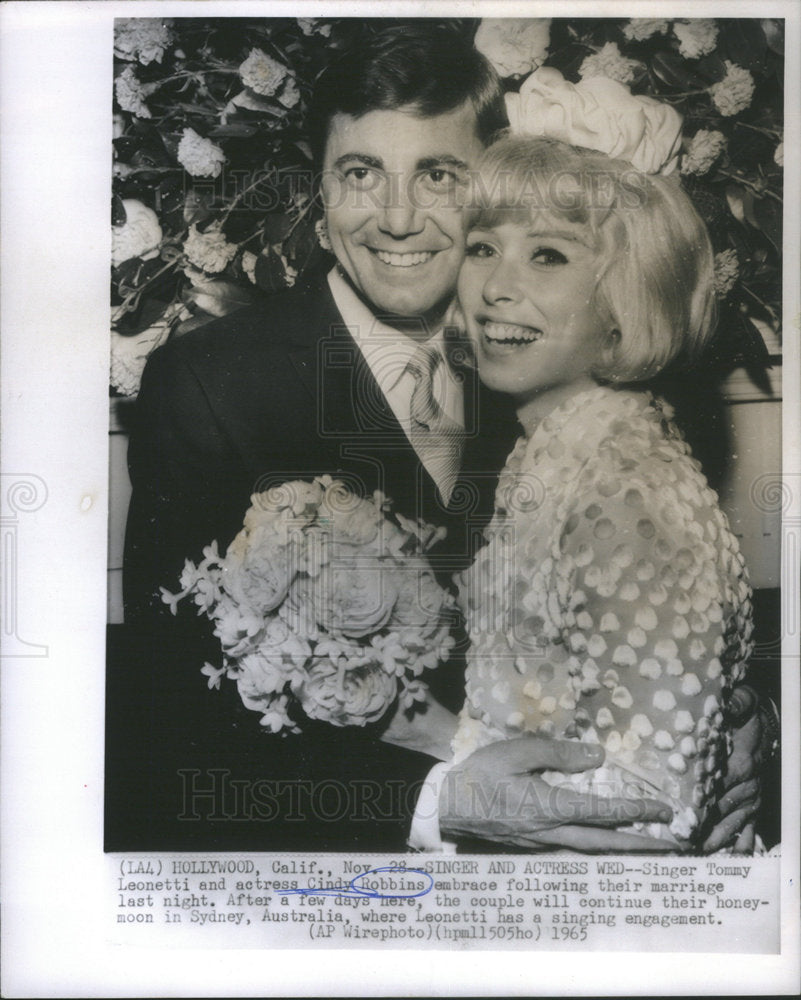 1965 Singer Tommy Leonetti Actress Robbins Embrace Follow Marriage - Historic Images