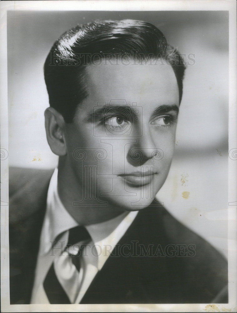 1951 Press Photo Baritone Andy Roberts - Historic Images