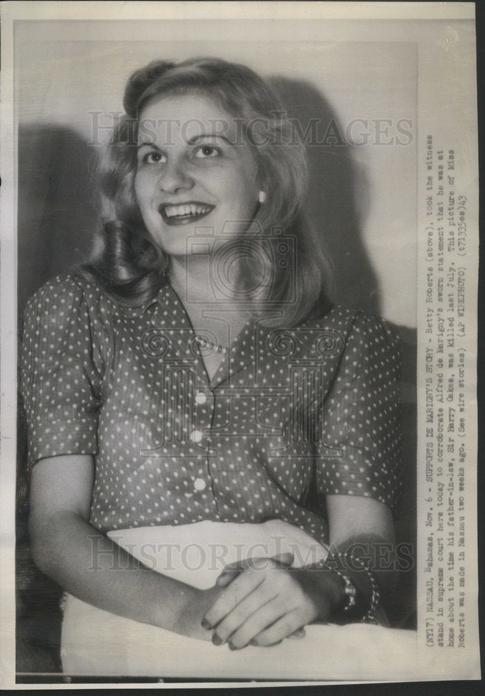 1943 Press Photo Betty Roberts took the witness stand in supreme court - Historic Images