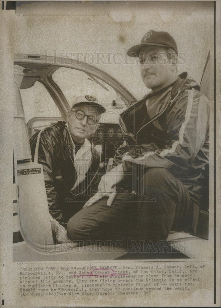 1967 Press Photo Doctor Francis Sommer John Rieger Pilots Kennedy Airport - Historic Images