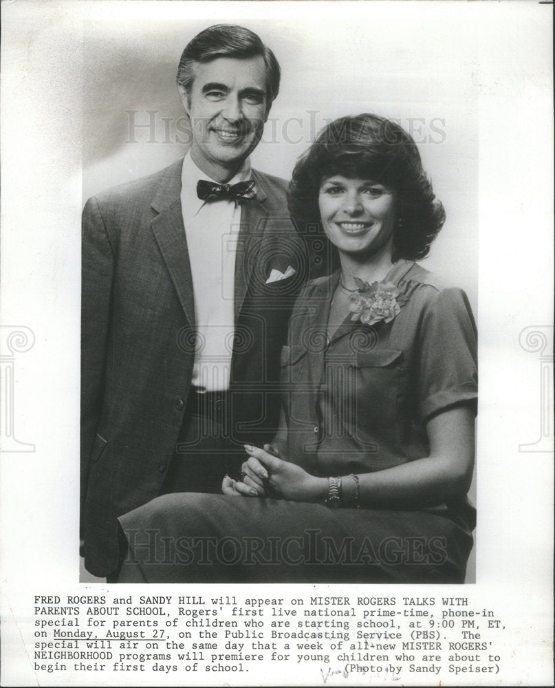 1980 Press Photo Fred Rogers Sandy Hill Mister Talks Parents About School - Historic Images