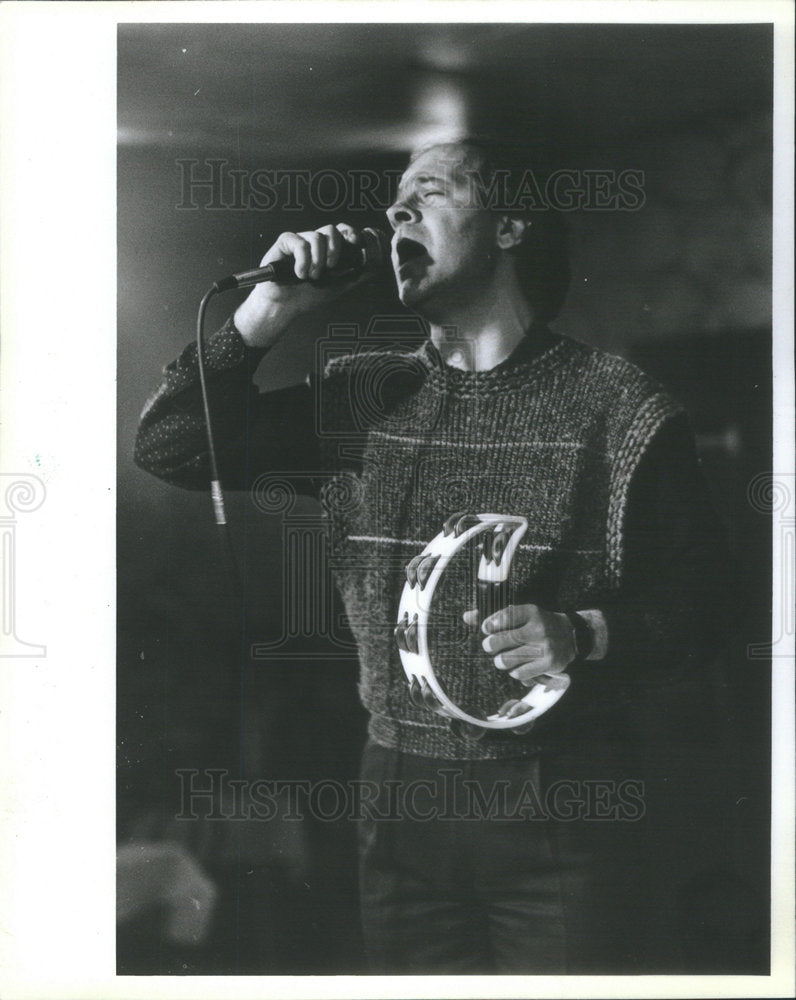 1988 Press Photo GEORGE VARSOS SINGER NEON GREEK VILLAGE - Historic Images