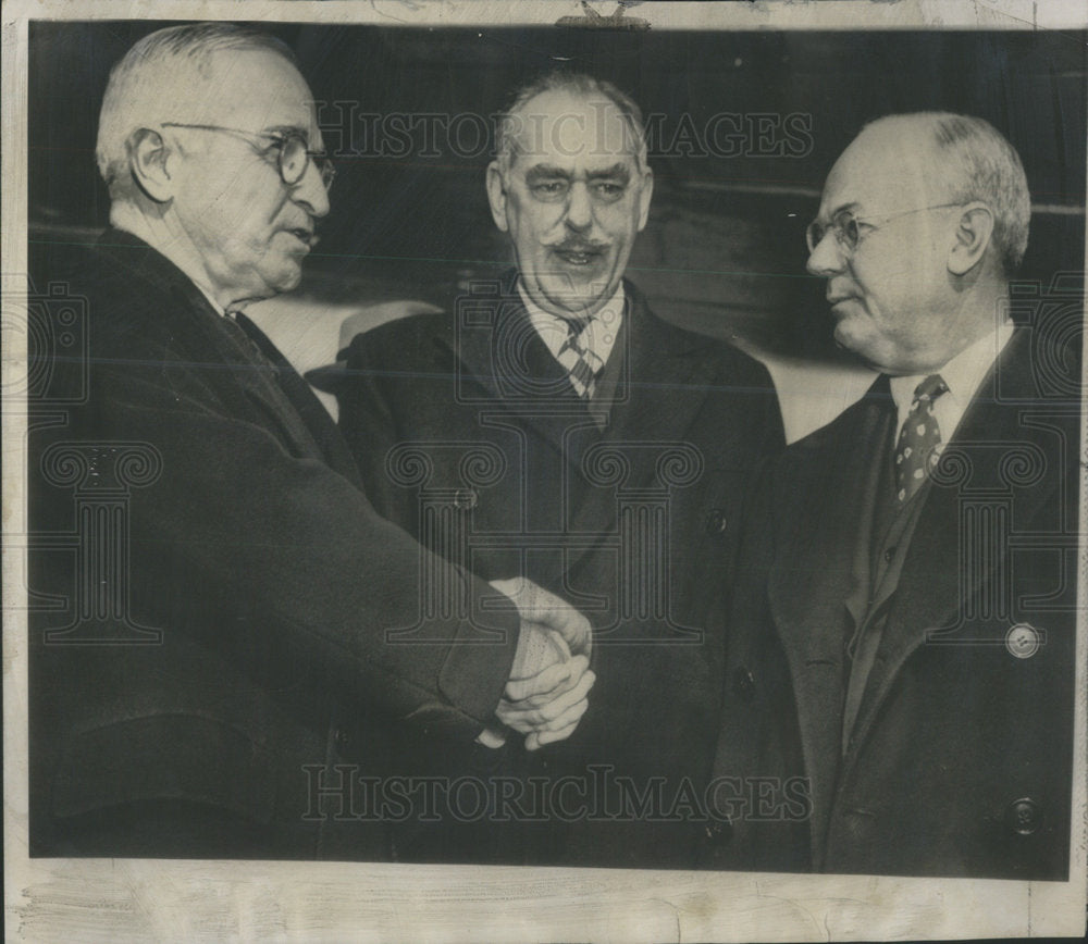 1952 Truman Greets Secretary State Acheson And Treasurer Snyder - Historic Images