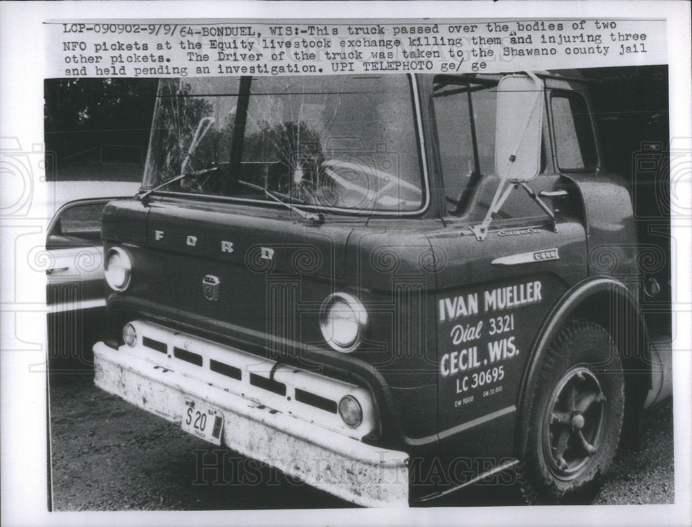 1964 Ivan Mueller Truck Kills Two NFO Picketers In Bonduel Wisconsin - Historic Images