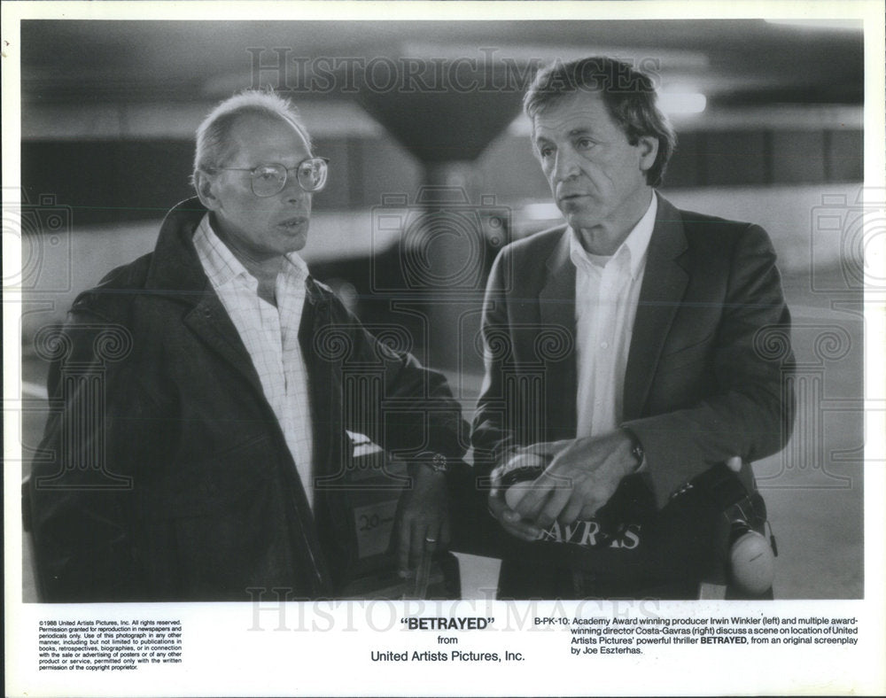 1988 Press Photo Producer Irwin Winkler Director Costa-Gavras Betrayed Movie - Historic Images