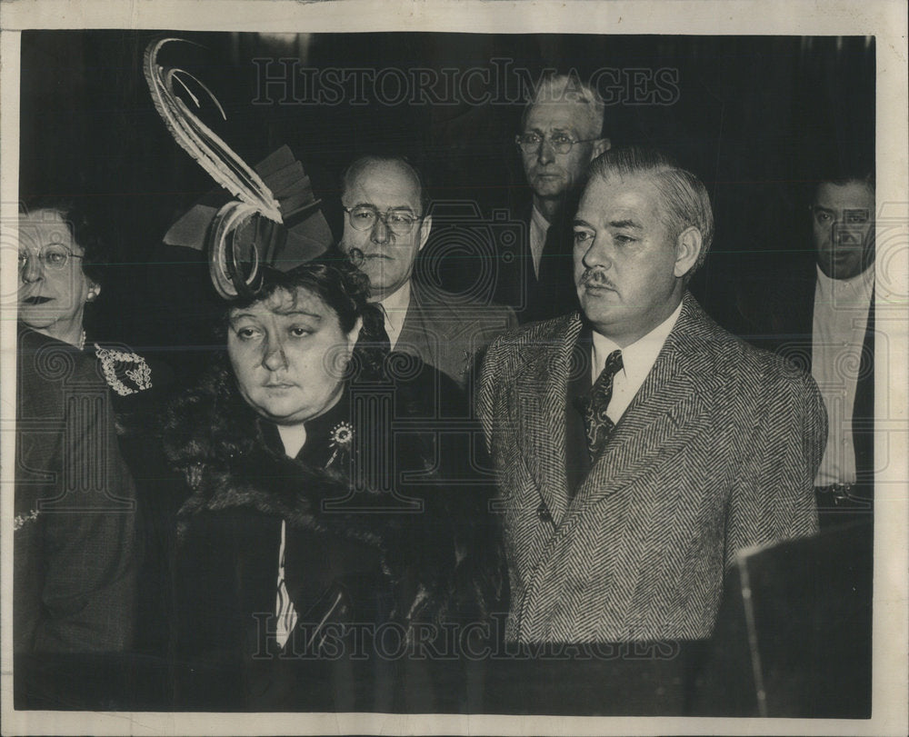 1946 Press Photo Dr Russell Winters Had Five Children In Home That Weren't His - Historic Images