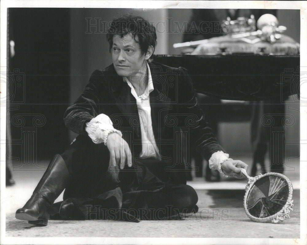 1988 Press Photo Micheal Pennington On Stage In "The War Of The Roses" - Historic Images