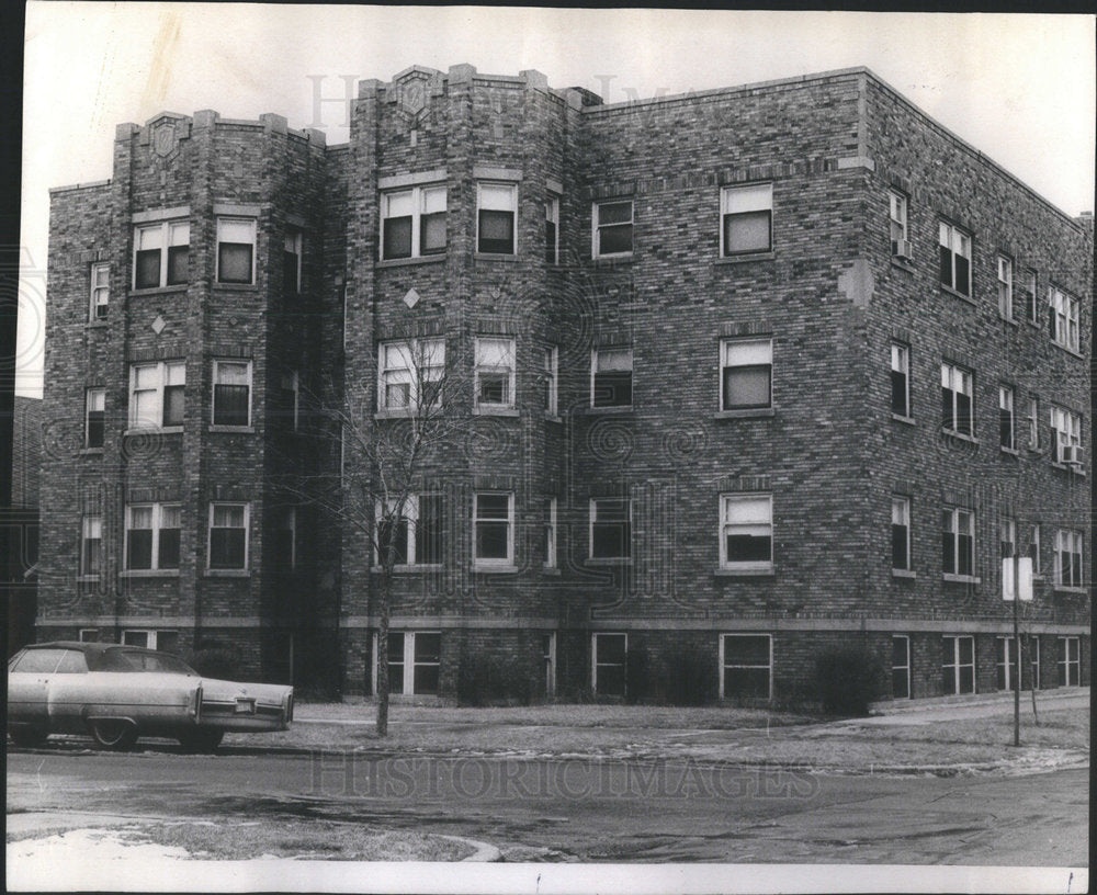 1972 Alan Schwandner House Were He Threatens To Poison Chicago Water - Historic Images