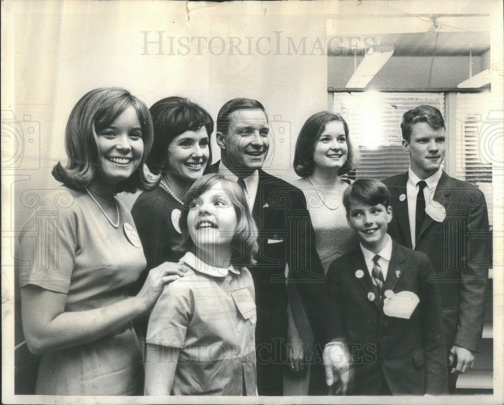 1964 Charles Percy Family Lines Up For Pic After Senate Nomination - Historic Images