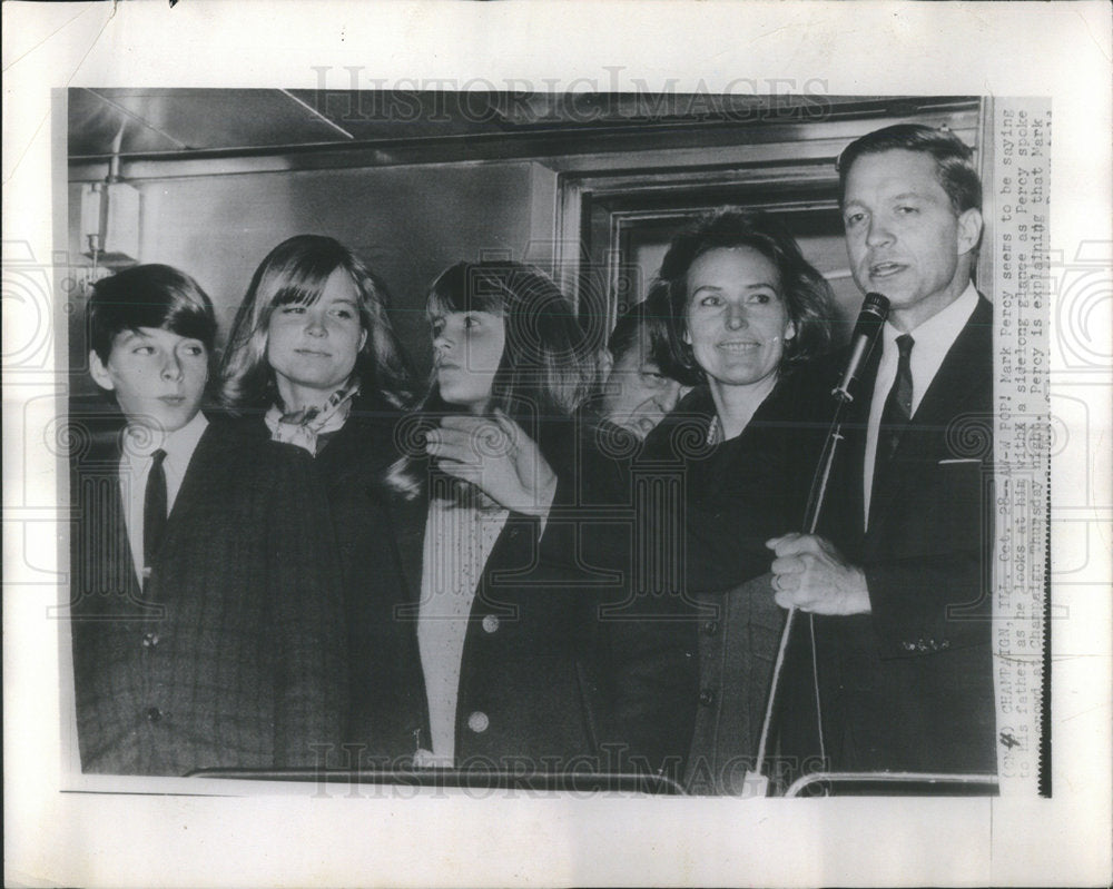 1966 Press Photo Family Charles H Percey - Historic Images