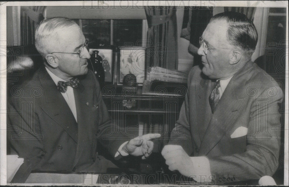 1950 Press Photo President Truman White House Desk Charles Wilson - Historic Images