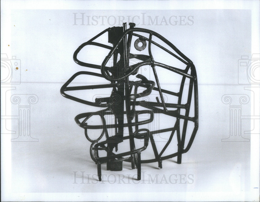 1985 Press Photo While Avoid Entangled Robert Sestok Space Grip - Historic Images