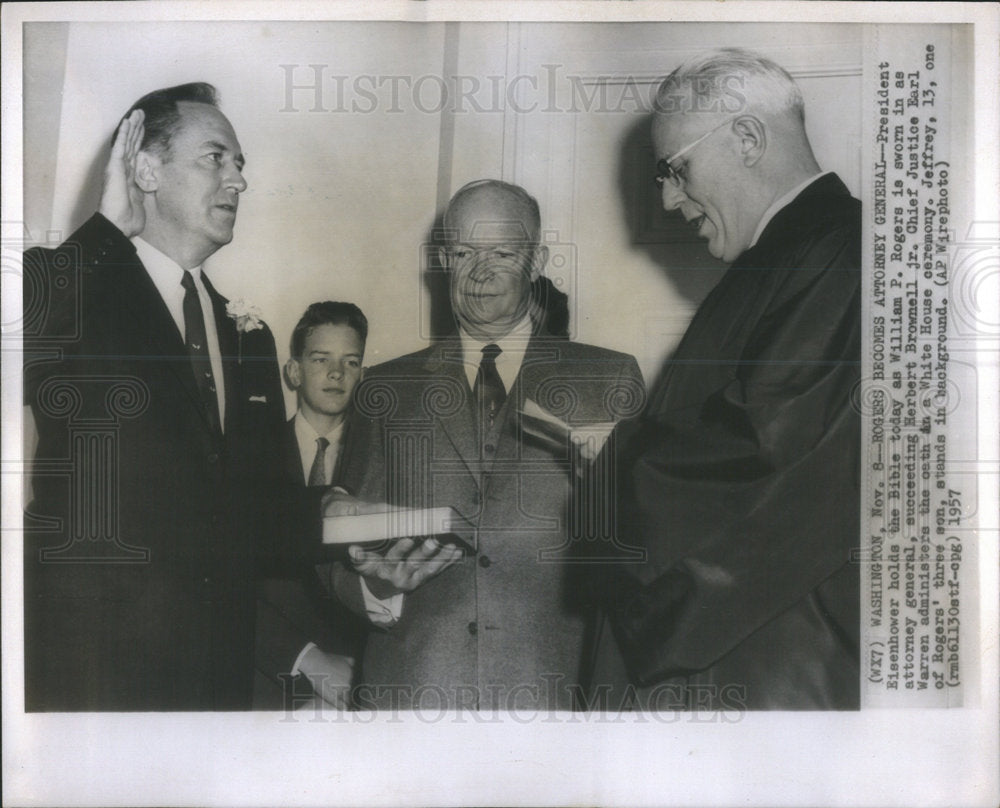 1957 Press Photo President Eisenhower William P. Rogers Attorney General Oath - Historic Images