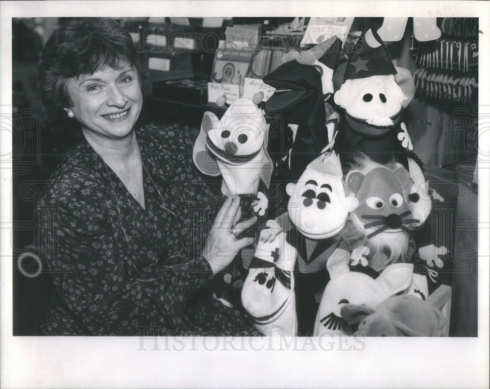 1990 Press Photo Marian Thompson, Founder Of Le Leche League - RSC47365 - Historic Images