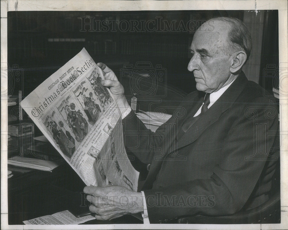 1945 Press Photo Chicago Public Library Chief Librarian Carl Roden Books News - Historic Images