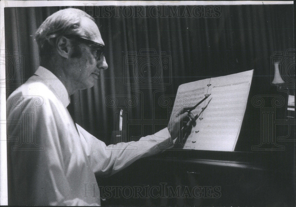 1969 computer composer Arthur Roberts relaxes piano - Historic Images