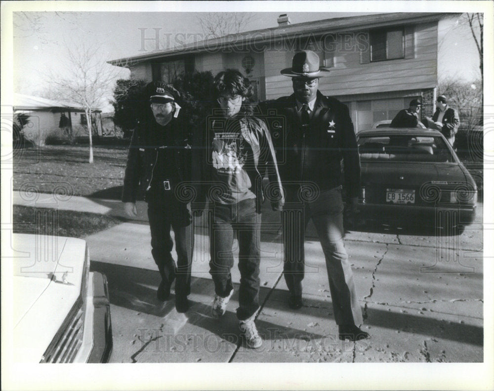 1988 Press Photo Police Arrest Jonathon Towers on Charges of Selling Cocaine - Historic Images