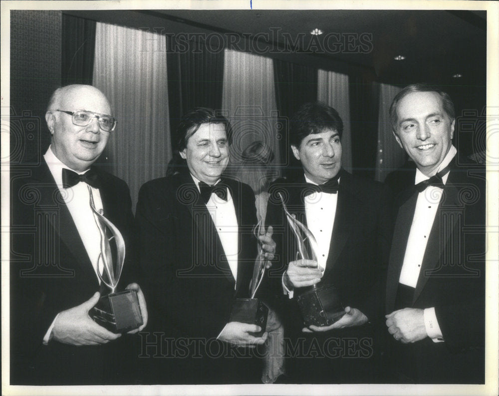 1987 Press Photo Sun-Times Executive Editor Kenneth D. Towers - Historic Images