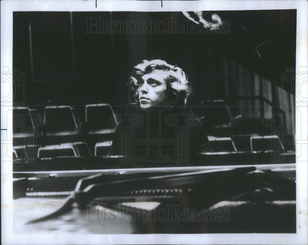 1975 Press Photo Pianist Pascal Roge at the Auditorium Theater - Historic Images