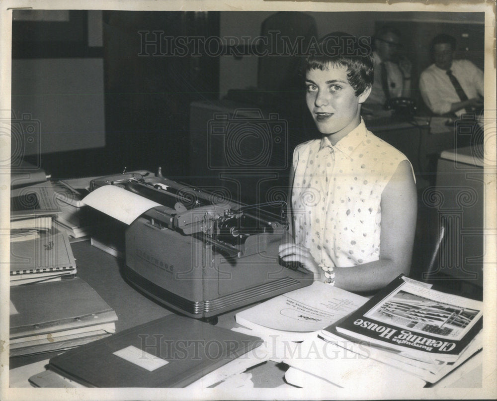 1957 Mayor Daley Daughter Start Summer Job Tuesday Clerk Typist - Historic Images