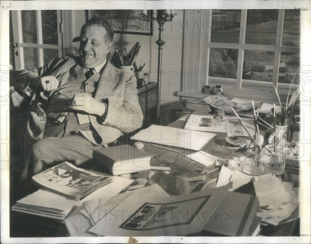 1944 Press Photo Hendrik Willem Van Loon Home Old Greenwich Conn Holland Book - Historic Images