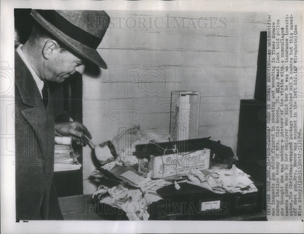 1946 Press Photo Gun shot and wounded Mrs. Olga Rocco in Time Square Station - Historic Images