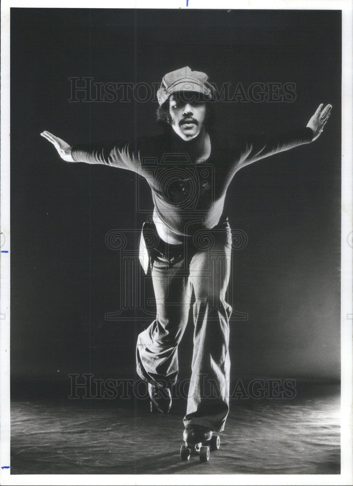 1977 Press Photo Robin Webb American Ice Rink Skater - Historic Images