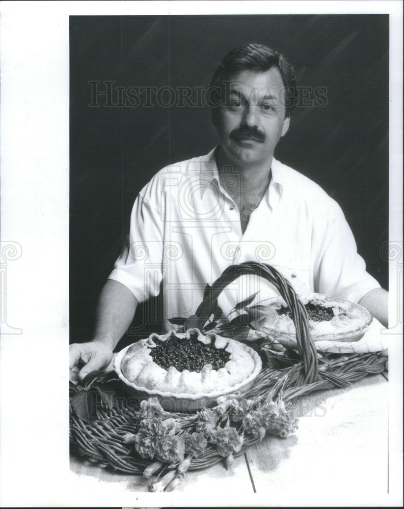 1989 Press Photo Dan Smith Fresh Fruit blueberry pier summer dessert recipes - Historic Images