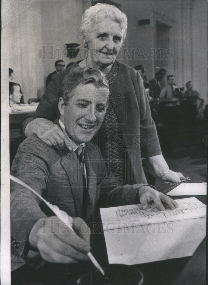 1970 Delegate Ronald Smith Mrs Loretta Thompson Oak Park Document - Historic Images