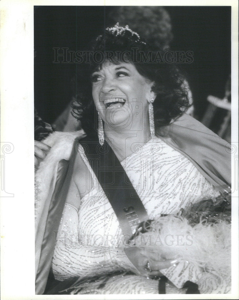 1986 Press Photo Shirley Mae Smith McHenry Crown Illinois senior Citizen Hotel - Historic Images