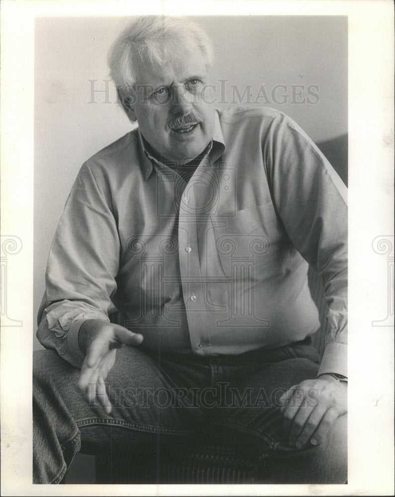 1988 Press Photo Biographer Nicholas Von Noffman Reporter Old Chicago Daily News - Historic Images