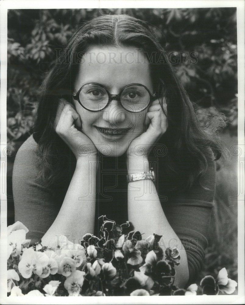 1975 Devon Scott daughter of actor George C. Scott "We'll Get By" - Historic Images