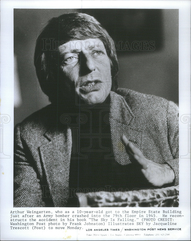 1977 Press Photo Arthur Weingarten author &quot;The Sky is Falling&quot; - Historic Images