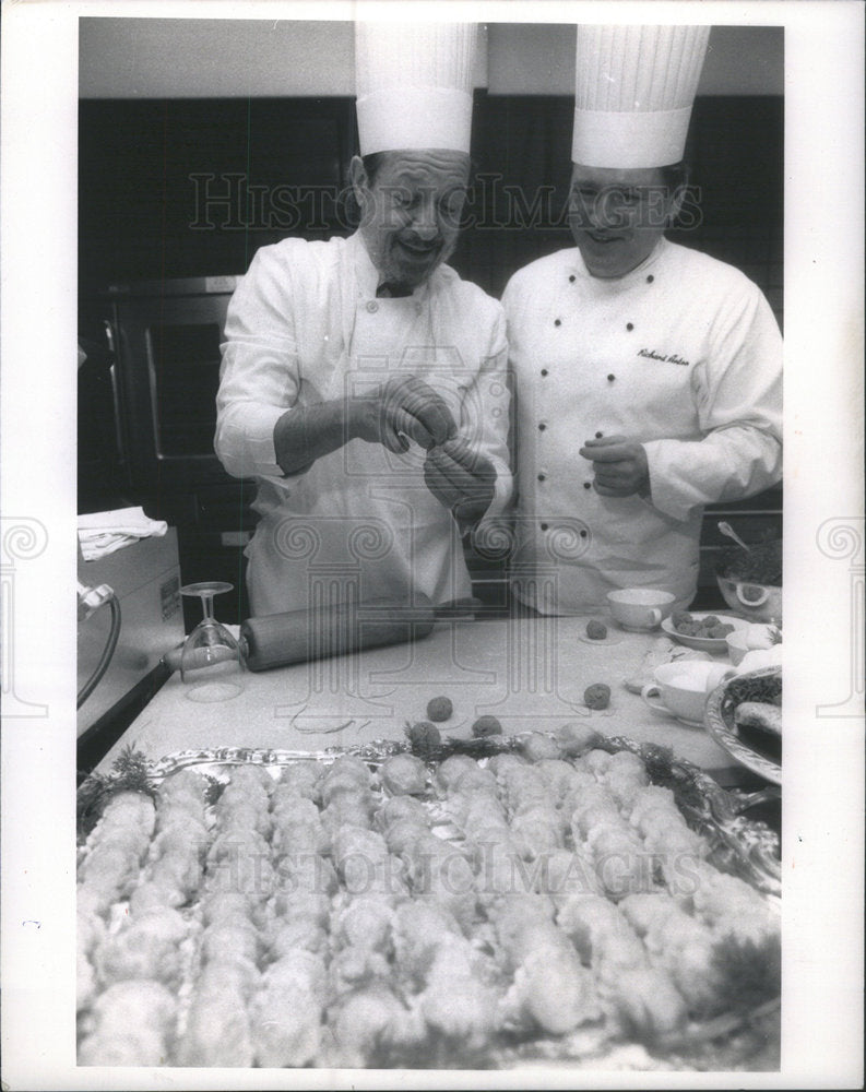 1989 Press Photo Larry Weintraub American Columnist Chicago Sun-Times - Historic Images