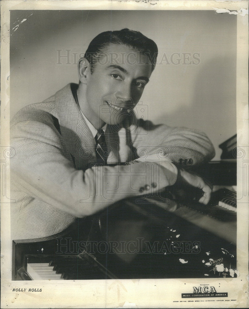 1946 Press Photo Rolly Rolls "The Merry Parisian" pianist and comedian - Historic Images