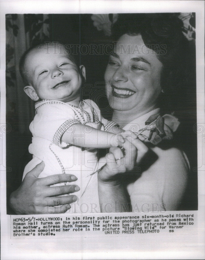 1963 Press Photo Richard Roman Hall mother Ruth Roman actress Mexico Warner - Historic Images