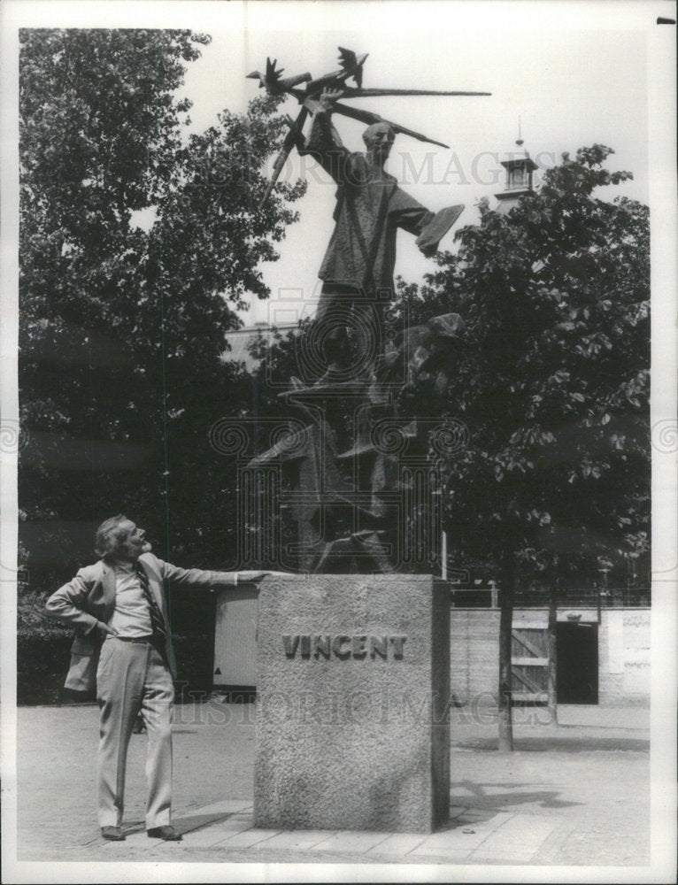 1973 Press Photo Statue of Painter Vincent Van Gogh - Historic Images