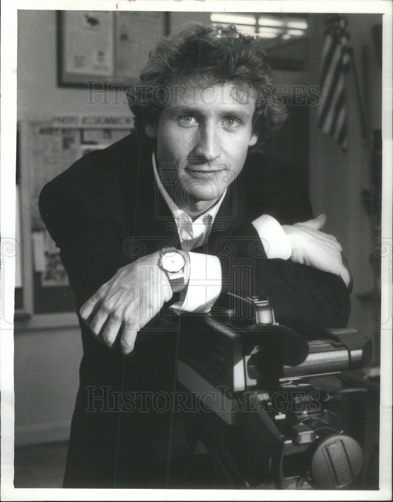 1988 Press Photo Sam Robards Kevin Keegan Roosevelt High School journalism alma - Historic Images