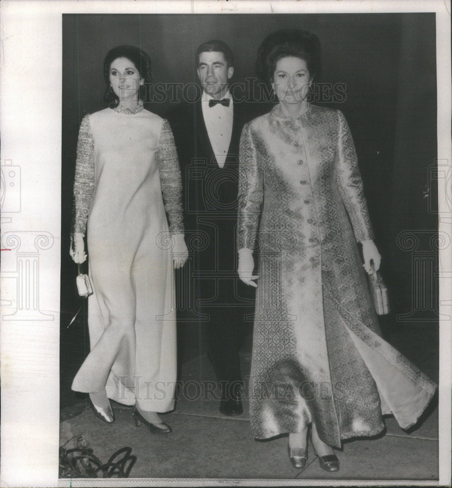 1968 Lady Bird Johnson daughter Lynda husband Marine Charles Robb - Historic Images