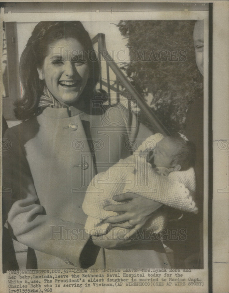 1968 Press Photo Lynda Robb baby Lucinda Bethesda Naval Hospital White House - Historic Images