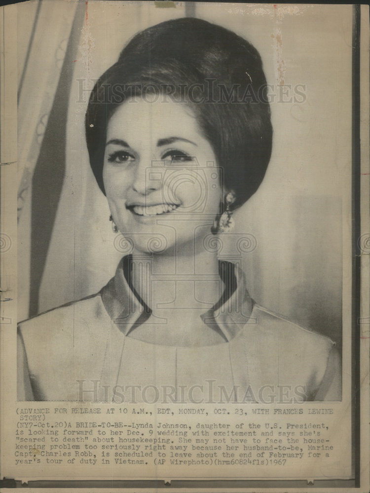 1967 Lynda Johnson US President Charles Robb housekeeping Vietnam - Historic Images