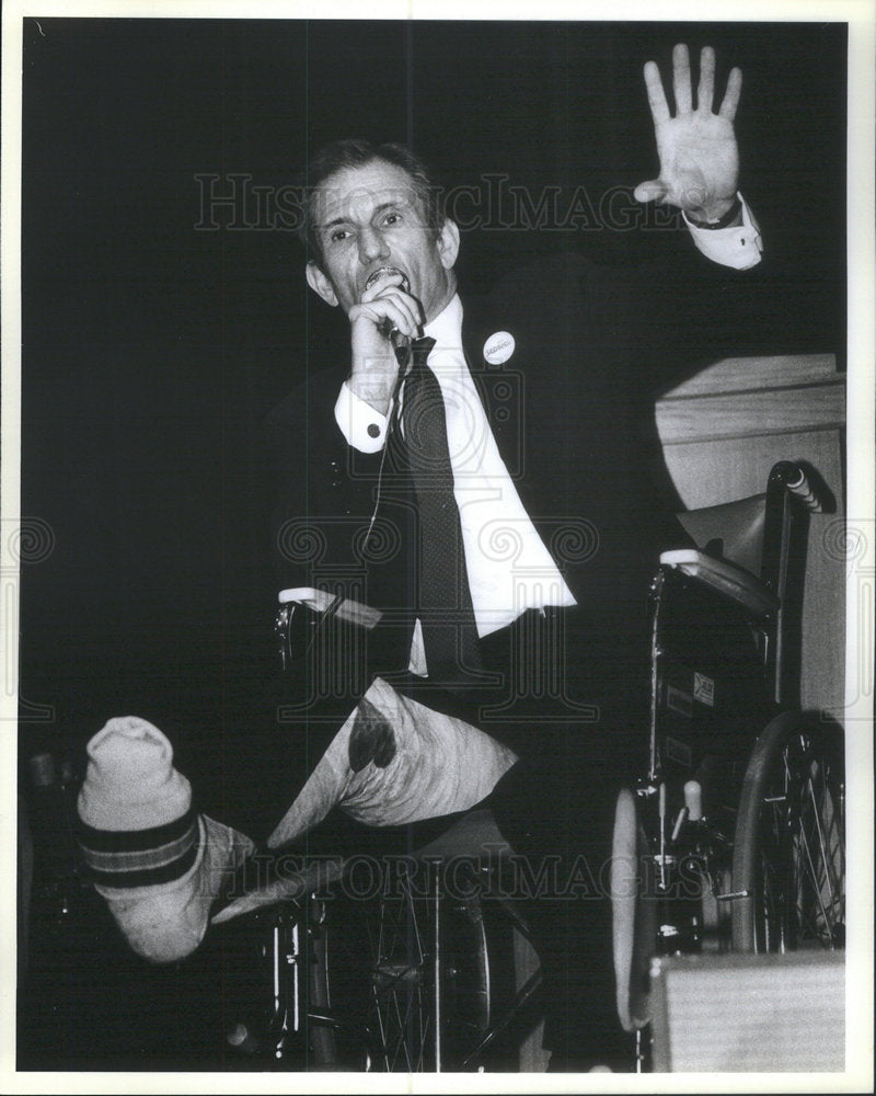 1984 Press Photo Alex Seith speaks at the Northwest Community Organization&#39;s Ann - Historic Images