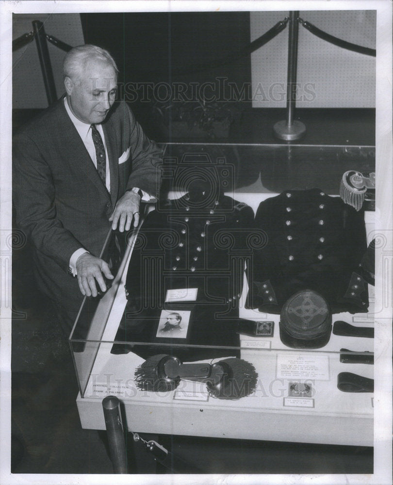 1961 Press Photo Tallullah Bankhead John Magruder General cap Civil War Hall - Historic Images