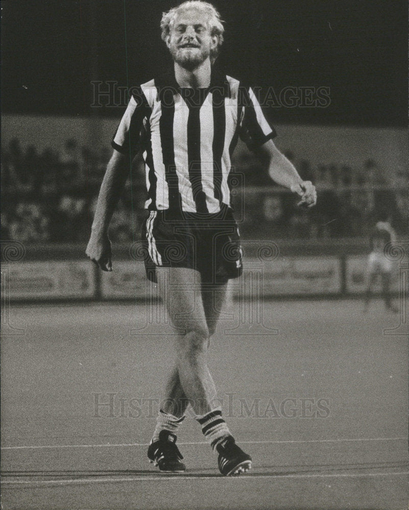 1979 Press Photo Thomas Sjöberg Former Soccer Team Walk Ground Player - Historic Images