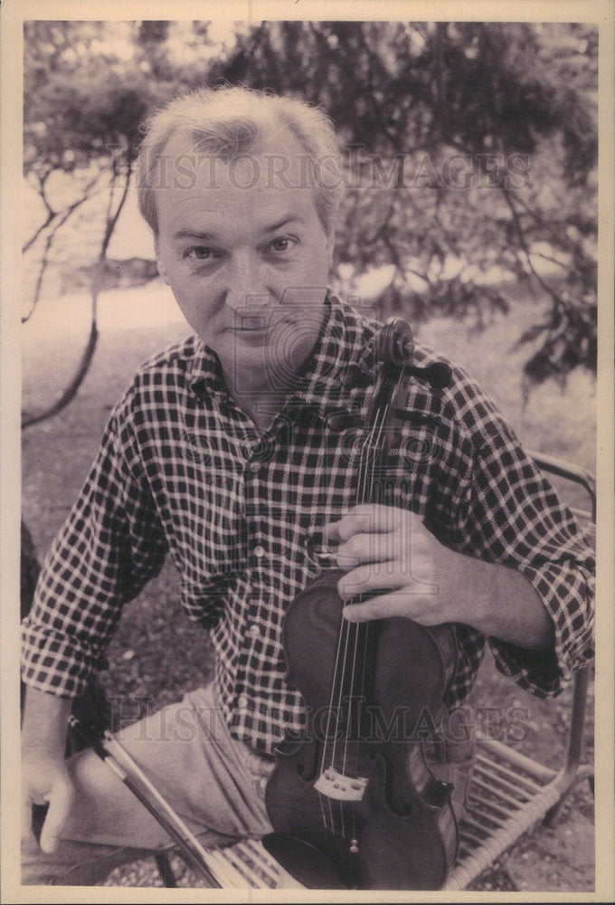 1994 Press Photo Vincent Skowronski, internationally acclaimed concert artist. - Historic Images