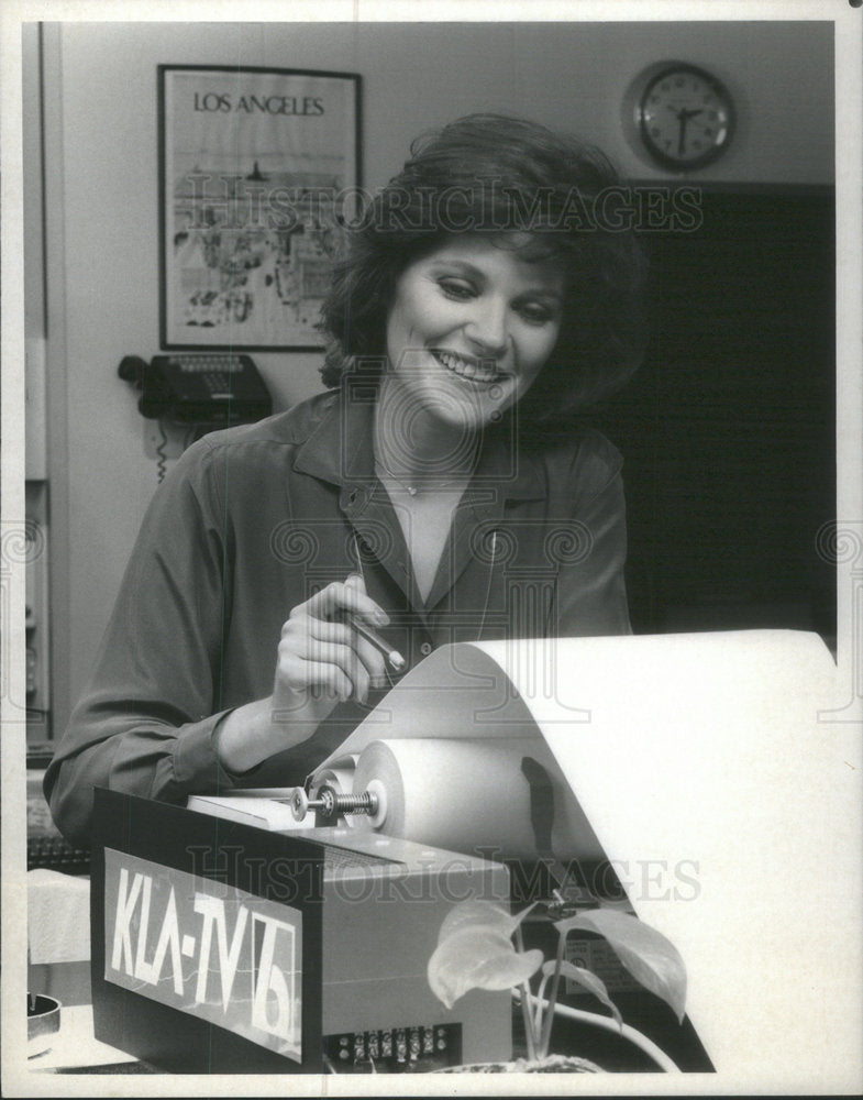 1982 Press Photo Helen Shaver Jessica Novak Actress - Historic Images