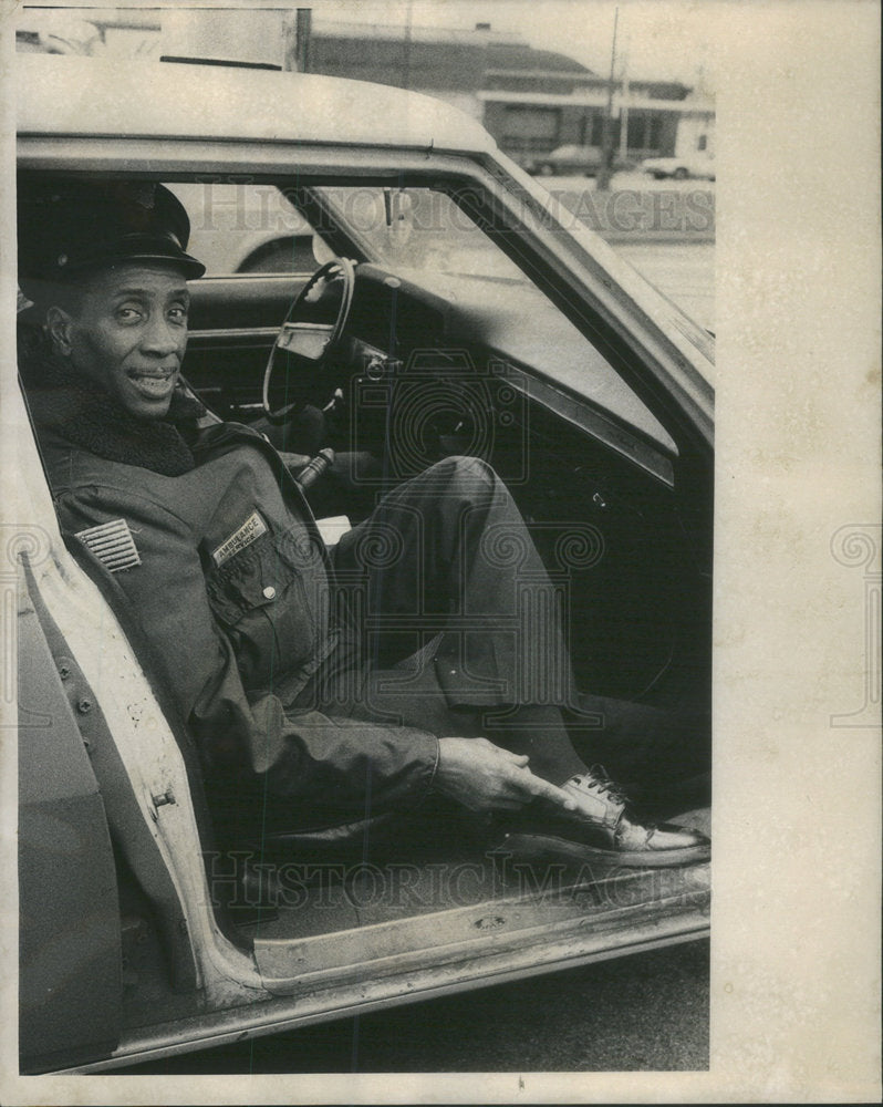 1974 Press Photo Fireman Albert Wilson - Historic Images